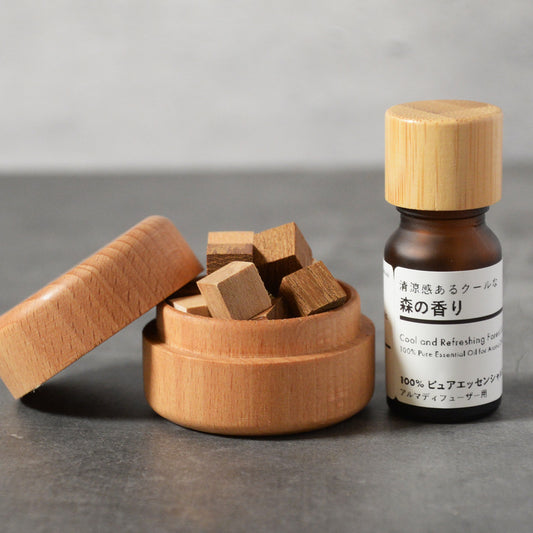 おしゃれ 名入れの木製アロマディッシュ 天然木の素材が主役 清涼感あるクールな森の香り 100%ピュアエッセンシャルオイル 木 アロマディフューザー 木製 アロマオイル セット 「木まぐれ(KIMAGURE)」アロマグッズ アロマプレート 世界に一つ 雑貨 小物