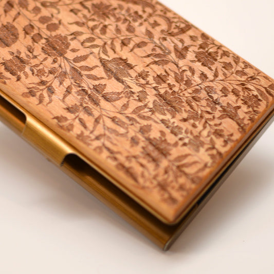 木か主役の一点もの ケヤキ 木製 名刺入れ【KIMAGURE】伝統的なペイズリーの花柄模様 オリジナル 手作り 世界に一つ
