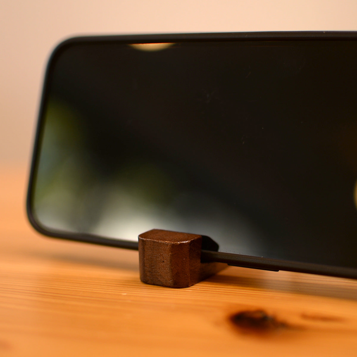 天然木の素材が主役 ウォールナット 木製スマホスタンドキーホルダー【KIMAGURE】おしゃれ スマホ スタンド