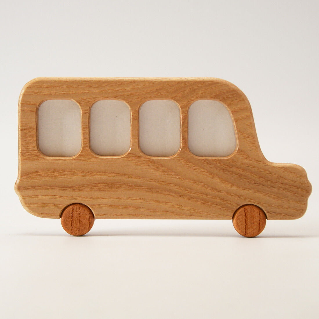 職人手作り 木製フォトフレーム 木製 フォトフレーム 写真立て 車 バス 木の雑貨 ハンドメイド 日本製 天然木 手作り インテリア ナチュラル 出産祝い 誕生日プレゼント ギフト 子ども部屋 かわいい おしゃれ 北欧風 職人 手作り 1点もの 木のインテリア