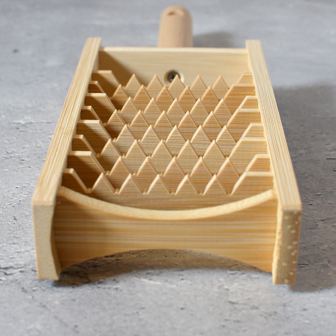 鬼おろし 竹製 日本製 大根おろし器 粗め 手作り 職人 天然竹 おろし器 おろし金 和食 調理器具 キッチン用品 しゃきしゃき食感 薬味 料理 おしゃれ ナチュラル ギフト