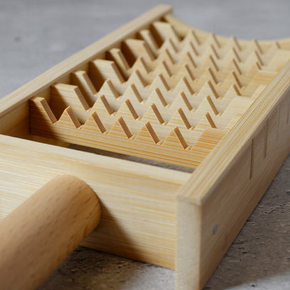 鬼おろし 竹製 日本製 大根おろし器 粗め 手作り 職人 天然竹 おろし器 おろし金 和食 調理器具 キッチン用品 しゃきしゃき食感 薬味 料理 おしゃれ ナチュラル ギフト