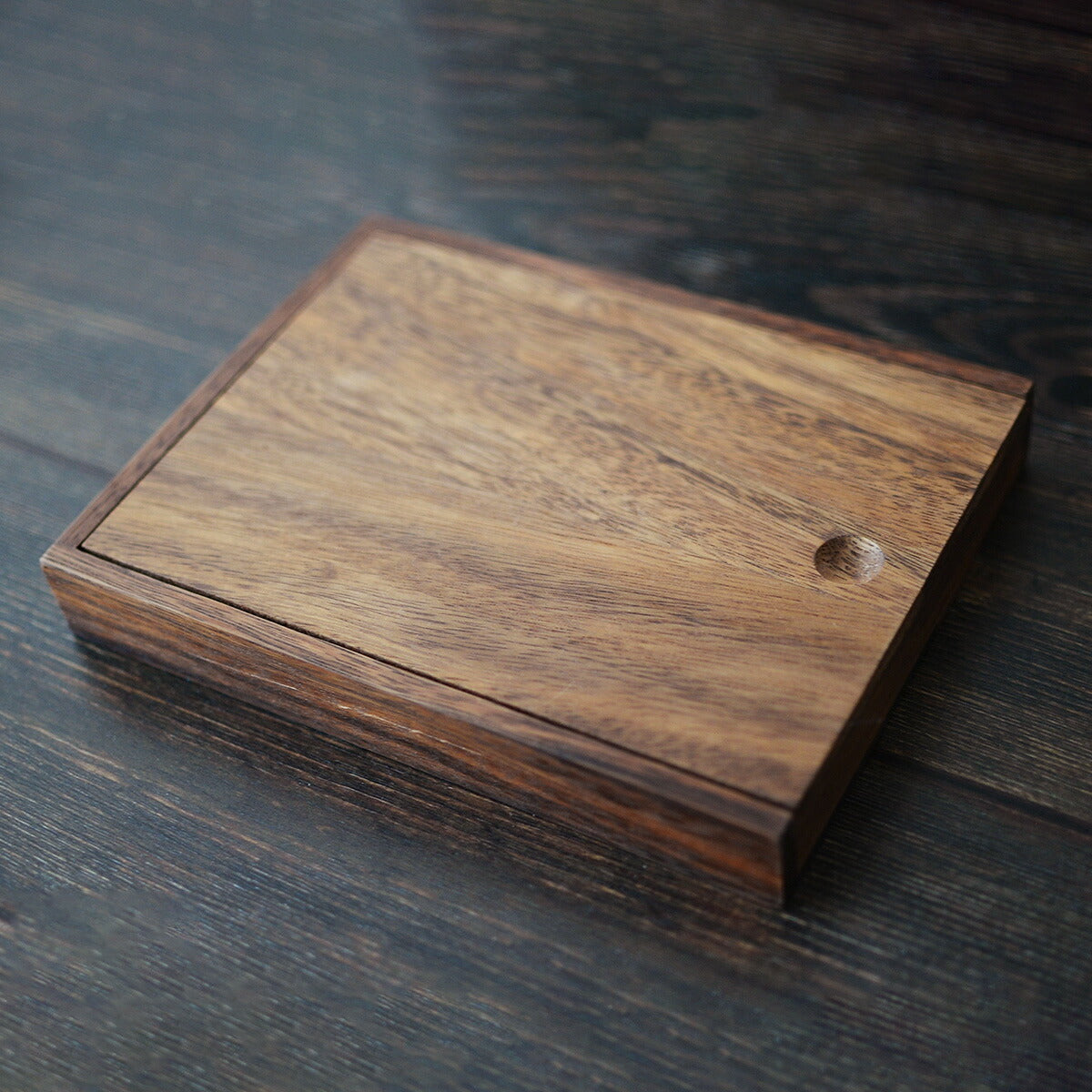 木か主役の一点もの天然木ウォールナット（クルミ）木の名入れ木製名刺入れ【KIMAGUREα】オリジナル手作り世界に一つギフトプレゼント刻印おしゃれメンズレディース男性女性ユニセックス名刺10~15枚収納薄型
